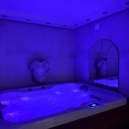 Jacuzzi & Sauna Privatifs - - Or Norme By Le Douze Love hotel Paris
