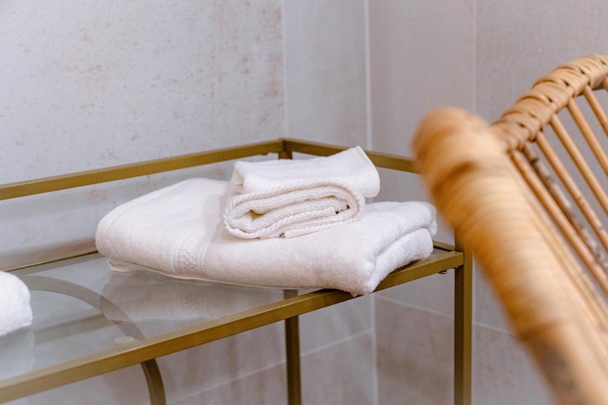 Jacuzzi & Sauna Privatifs - - Or Norme By Le Douze * Paris