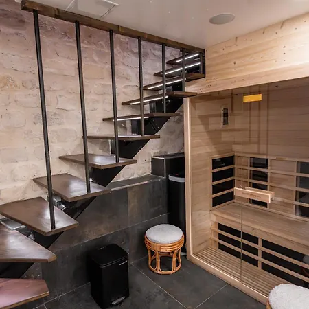 Jacuzzi & Sauna Privatifs - - Or Norme By Le Douze Love hotel *