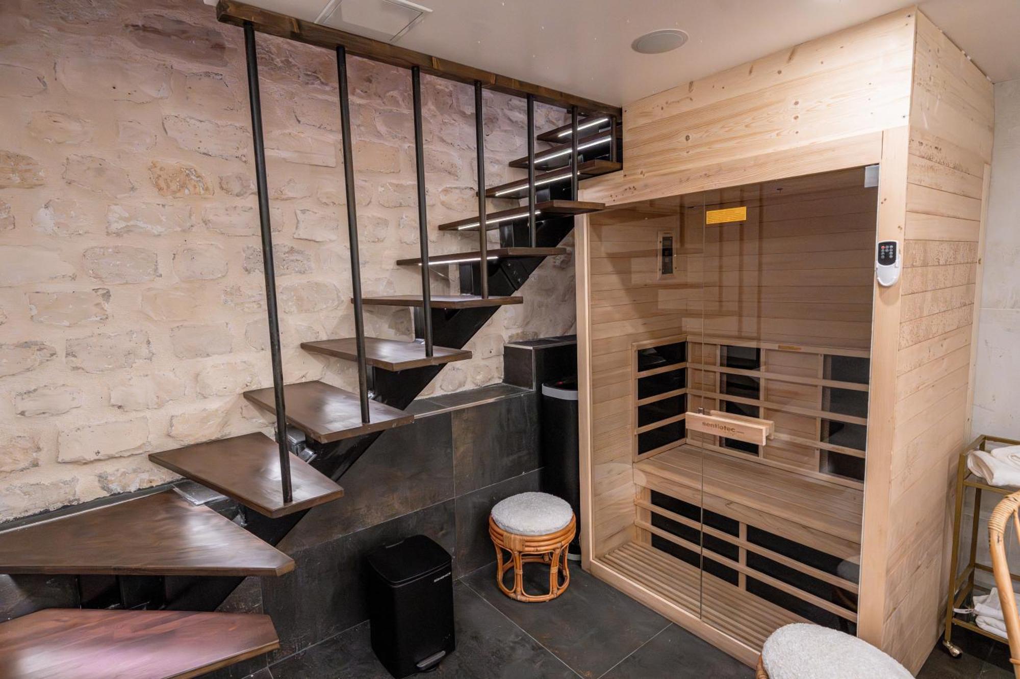 Jacuzzi & Sauna Privatifs - - Or Norme By Le Douze Love hotel *